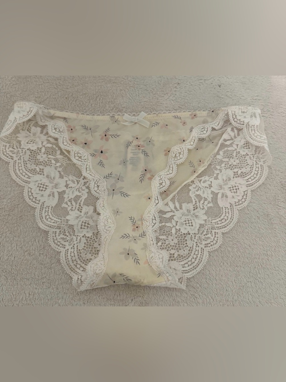 VICTORIA’S SECRET SEXY WHITE LACE PANTIES! SMALL PETITE !  BRAND NEW WITH TAGS!